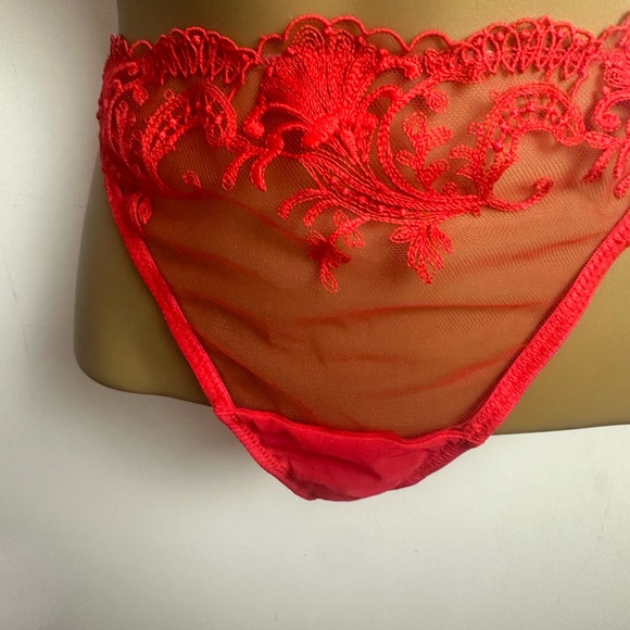 Blue Bella Marseille Embroidered Floral Bra &Thong Panies In Tomato Red NWT 40DD - Picture 12 of 16
